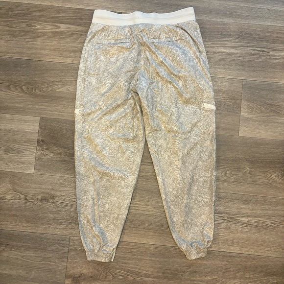 ATHLETA Venture Printed Pant High Rise Jogger Size 4 - Picture 7 of 10